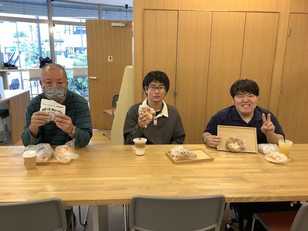 【秋散歩☂️イベントを開催しました！🍞】